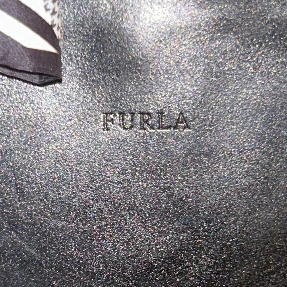 Furla Vintage Black Leather Bag - Picture 5 of 16